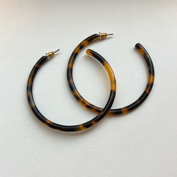 Madewell Jewelry - Madewell Tortoise Shell Hoop Earrings